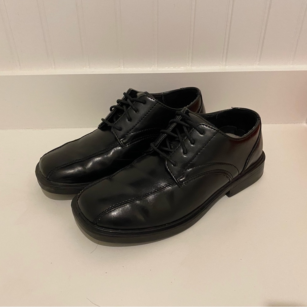 Deer Stags Gabe Oxford in size 2.5